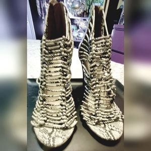 Vince Camuto sandles